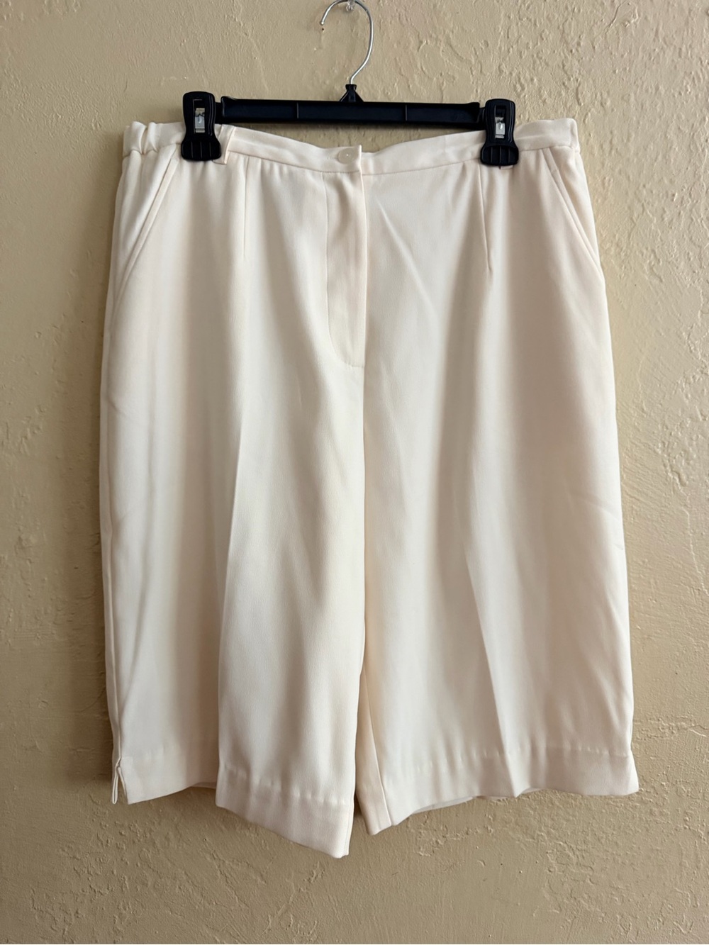 Coldwater Creek High Waist Cream Women’s Shorts